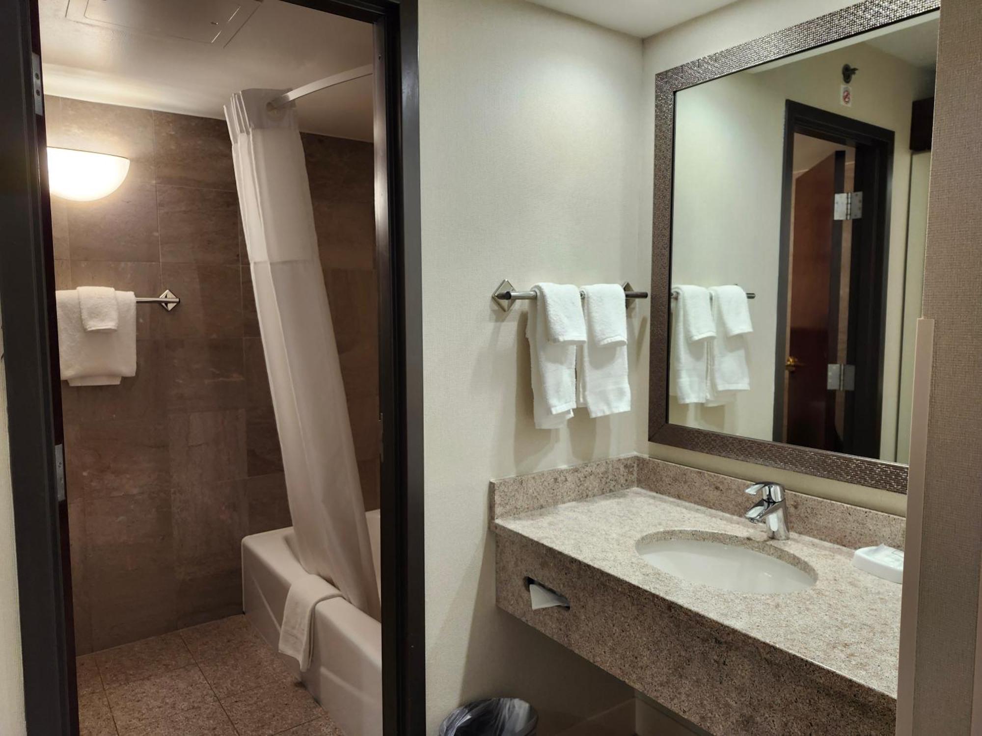 Heritage Inn & Suites St Louis Fenton, Trademark By Wyndham Eksteriør bilde