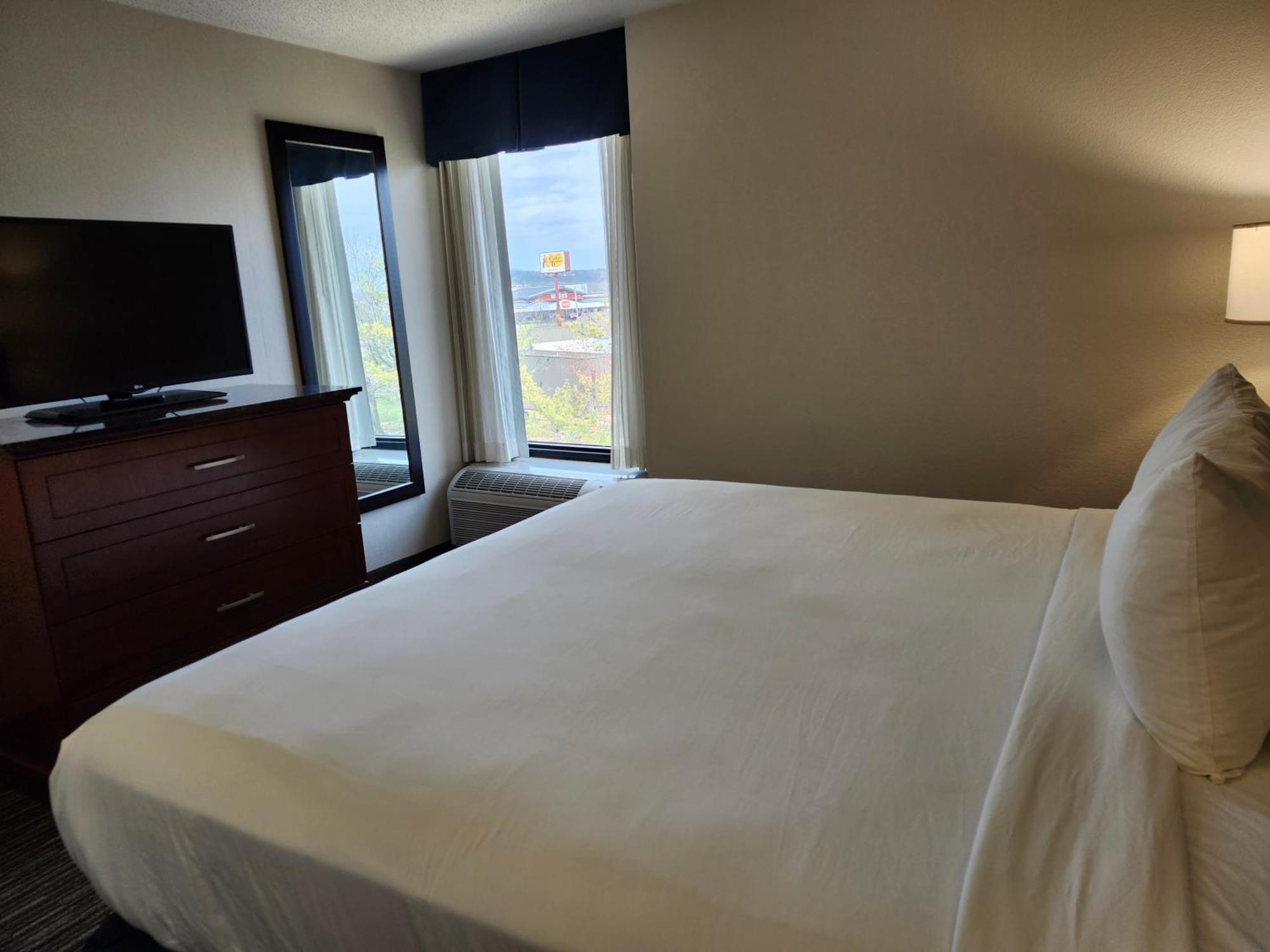 Heritage Inn & Suites St Louis Fenton, Trademark By Wyndham Eksteriør bilde