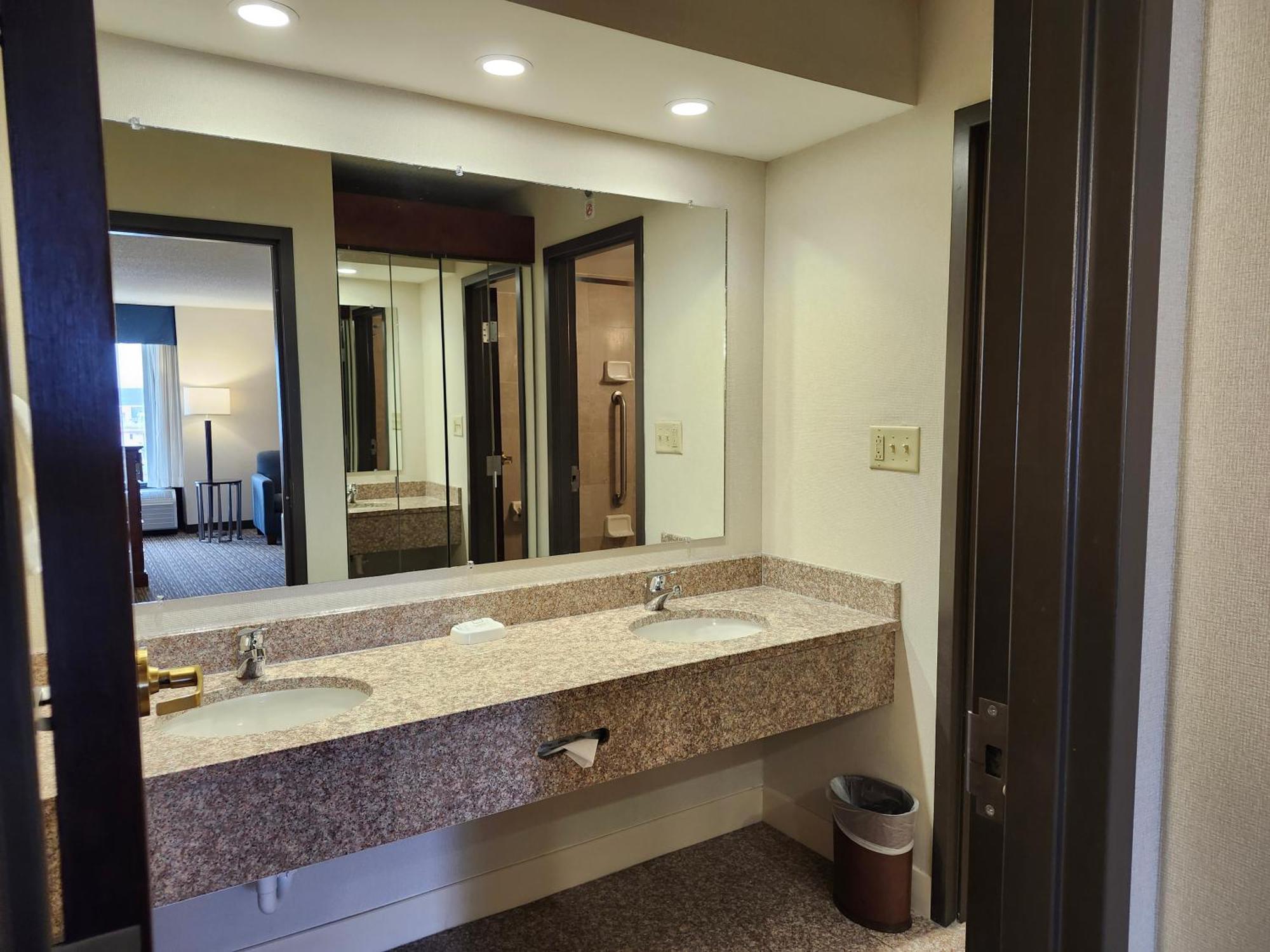 Heritage Inn & Suites St Louis Fenton, Trademark By Wyndham Eksteriør bilde
